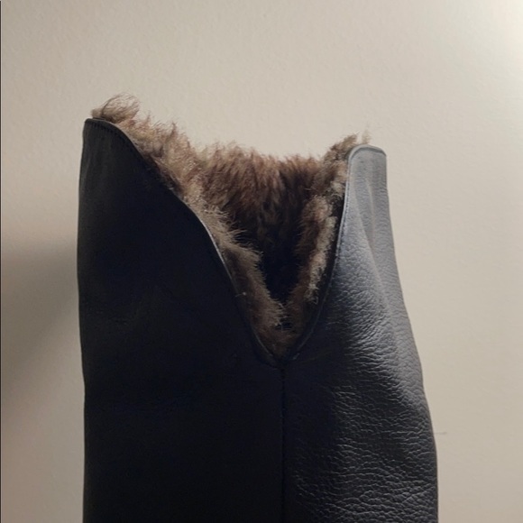 black leather boots with fur - Picture 6 of 8